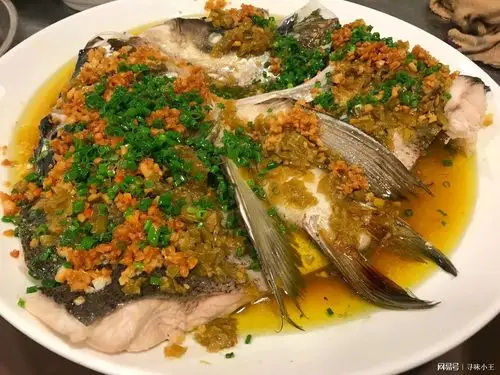 跟着经理去高档会所吃饭,5个人6道菜,一个人收费150元,不算贵!