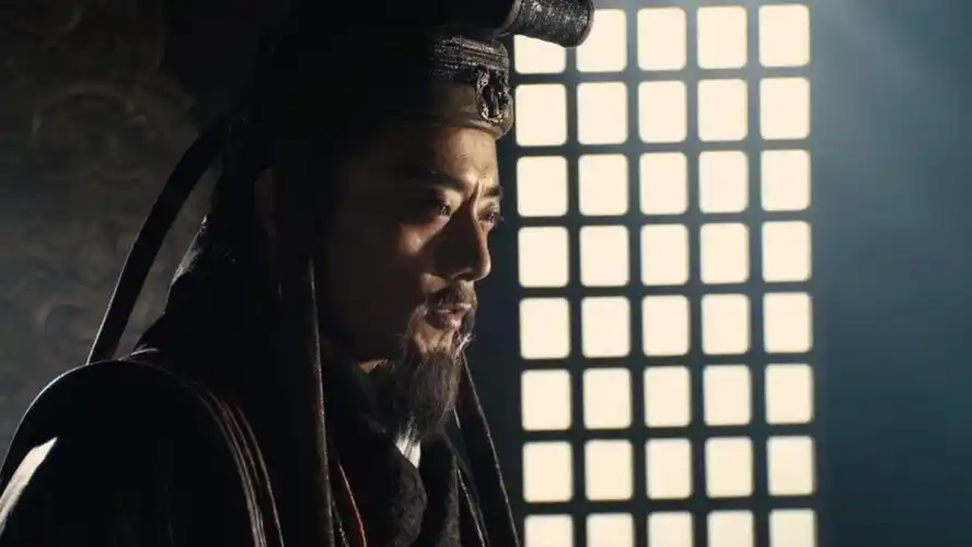 雨前小憩      #港片配乐#《 鸿门宴传奇》 ,配曲《一念》 雨前