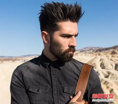 男生顶部尖刺发型头发立起来才够man