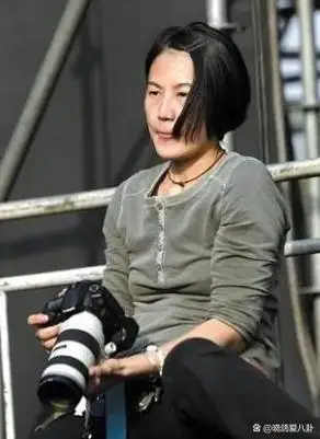 回顾从王菲手中带走窦唯离婚多年最后她选择和女儿共度余生