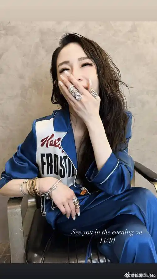 萧亚轩身材管理#潇洒小姐回归,天后身材管理一直在线,越发期待今天