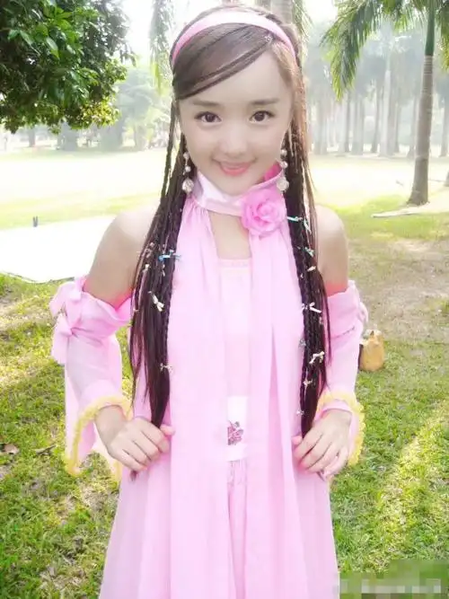 后来因为《巴啦啦小魔仙》走红之后,她却没有资源,发展的特别一般.