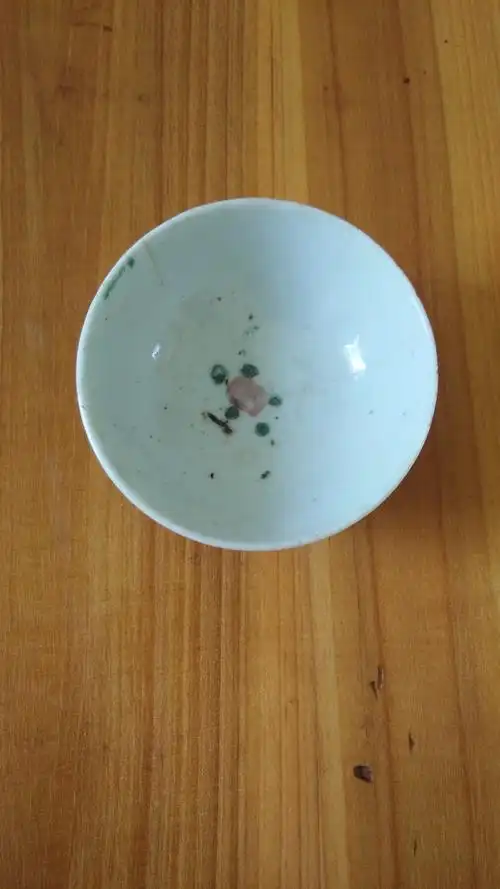 《晚清民窑粉彩花卉碗》