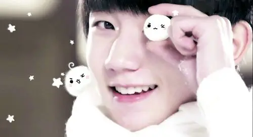 王源和小汤圆永远在一起 (●`●) cr:幸福小孩王花花