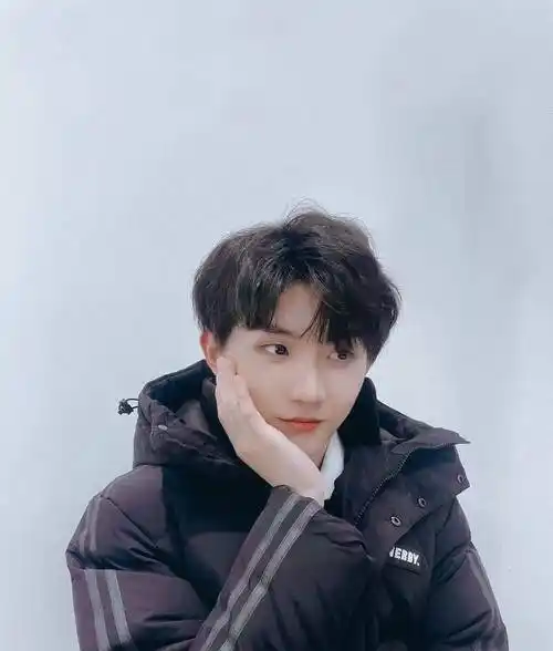 原创时代少年团素颜自拍马嘉祺c位宋亚轩治愈系笑容期待少年们的新