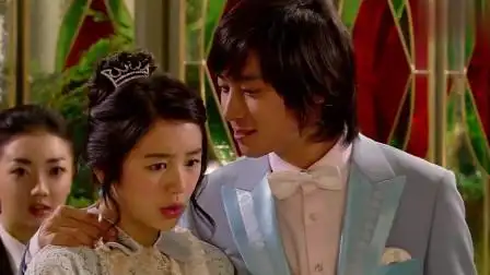 韩剧宫:贵妇人带上仇恨,霸气回归,她的出场拿下众人的目光-电视剧