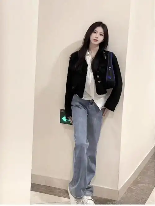 小香风外套搭配牛仔裤怎么穿好看