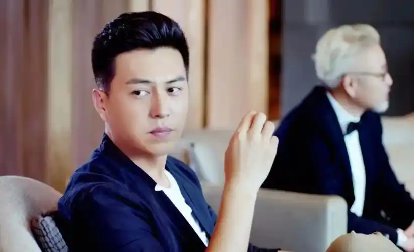 电视剧十日游戏免费版(等不到《无间》,却等来靳东又一新剧,看到女主