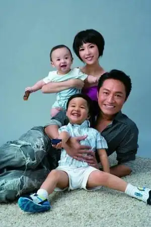 马景涛小21岁妻子吴佳尼晒照长相美艳身材辣