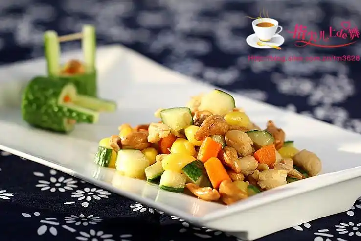 关火,翻炒一下,起锅装盘.