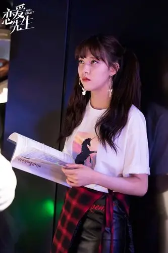 宋妍霏恋爱先生酒吧偶遇田雨险识破邹总身份