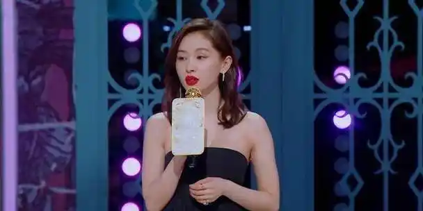 《听姐说》首播,玲花忘词,阚清子冷场,应采儿直呼王子文太烦了_姐姐