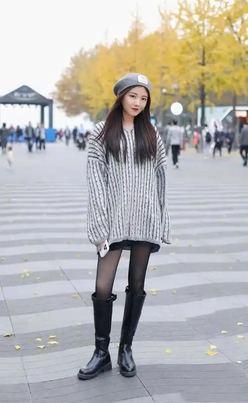 高筒靴丝袜如何搭配保暖又不显俗气