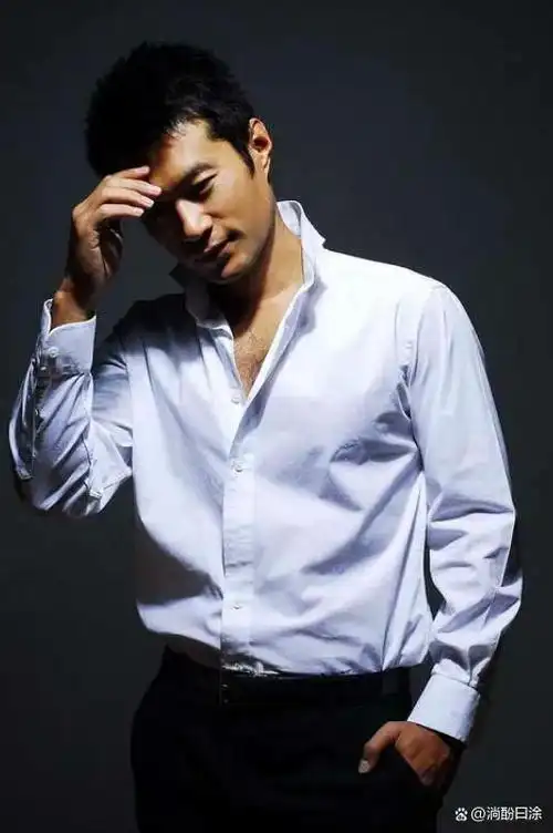 谭凯:20多岁事业有成,30岁转行当演员,如今成了宝藏大叔