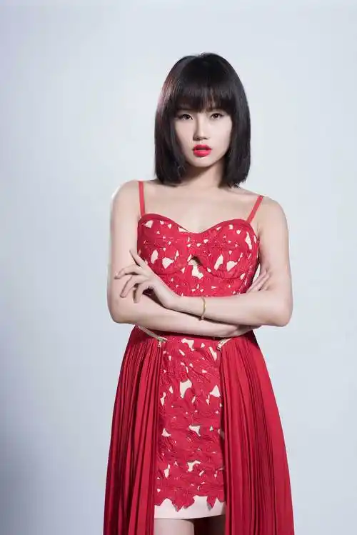 许嵩上海演唱会首位嘉宾揭晓灵魂歌姬黄龄