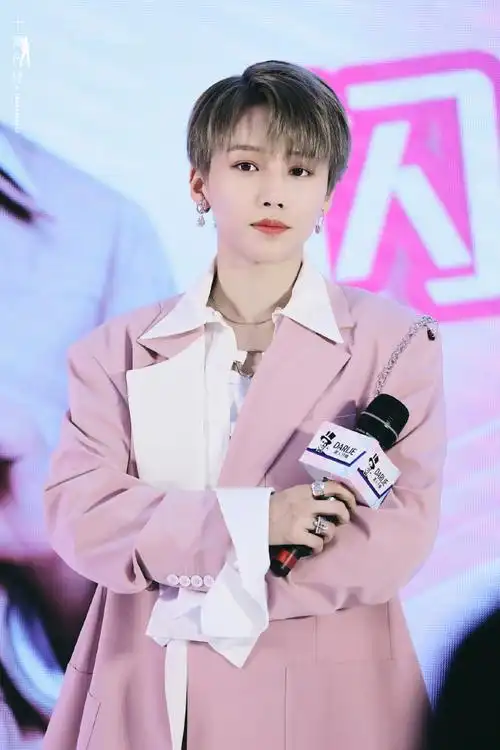 刘雨昕黑人牙膏品牌大使