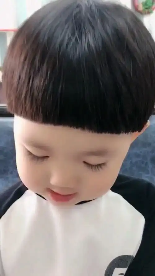 家里有女孩宝宝的可以看看发型