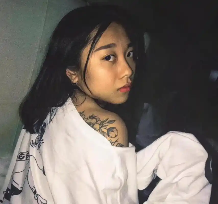 葛曼棋|纹身|胶布_新浪新闻