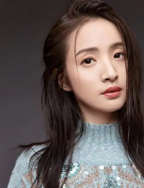 林依晨写真美照如沐春风气质优雅完美诠释腹有诗书气自华