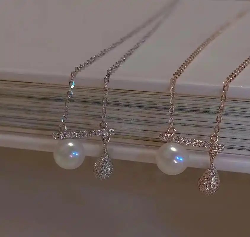18k金钻石珍珠项链 立体水滴91正面由 - 抖音