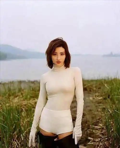 景甜"安全裤"外穿多时尚?