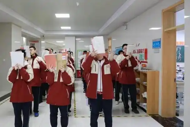 石家庄精英中学 新学期,我们一起追梦!up!up!up!