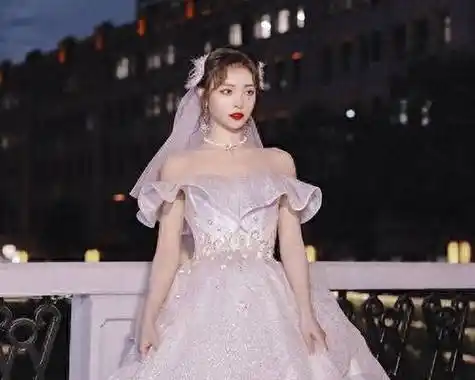 许佳琪和鞠婧祎的婚纱照,两种不同的风格,一样的养眼_造型_感觉_公主