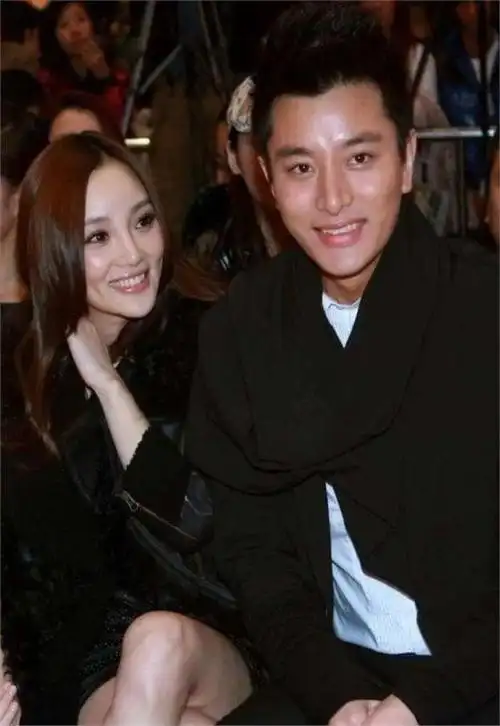 令人欣慰的是,即使离婚后,李小璐和贾乃亮对女儿甜馨的爱护依然未曾