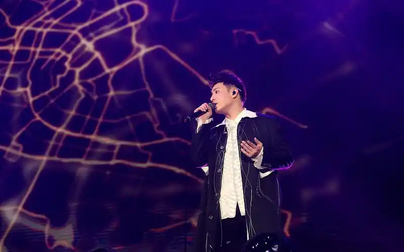 【潘玮柏】#2019上海演唱会# 【快乐崇拜 tell me】