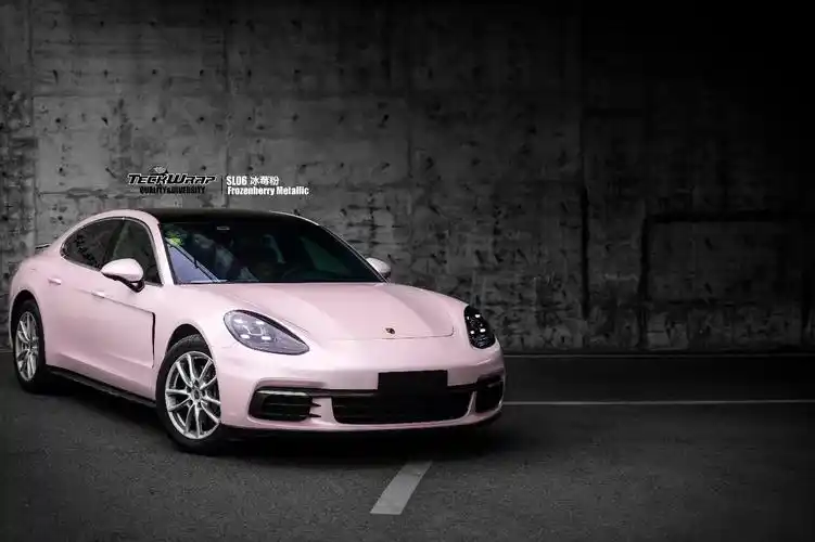 冰粉色的porscheparamera适合今天的颜色