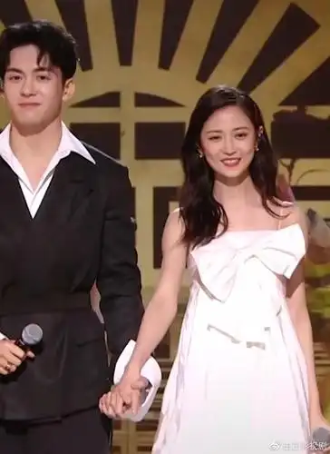 曾舜晞陈钰琪再同框太甜了真如网友所言恋爱了