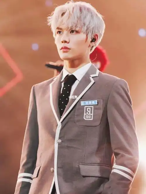 林彦俊出道四周年快乐