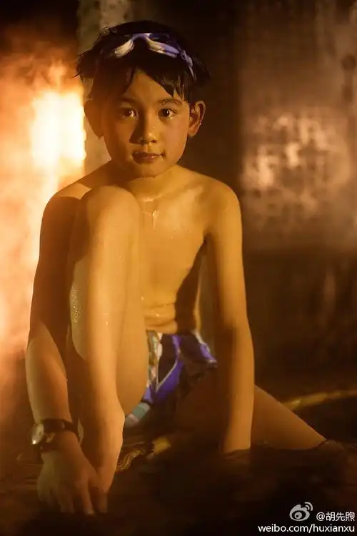 胡先煦童年照他光膀子游泳的照片组图