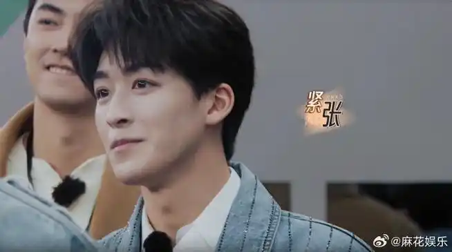 论男生对身高梗的执着,何洛洛:世界上没有179的男人,问就是一米八