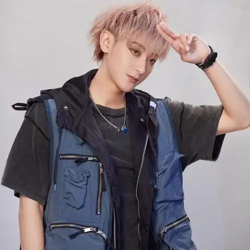 黄子韬超帅气头像