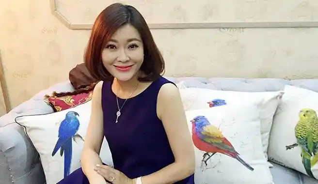 谭江海出生在济南,而谭江海妻子王小骞出生在青岛,两人相差不远,但在