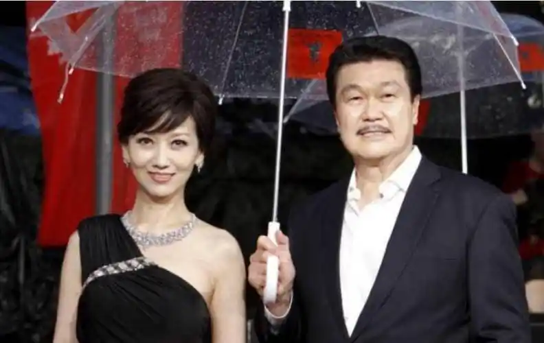 赵雅芝二嫁大自己八岁学霸丈夫相爱40载依旧相濡以沫