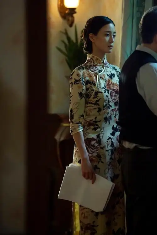 送上花絮美图一波,今晚势必是被旗袍甯刷屏的一夜张钧甯超话我就是