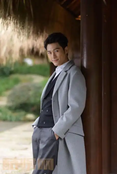 朱梓骁帅气大片