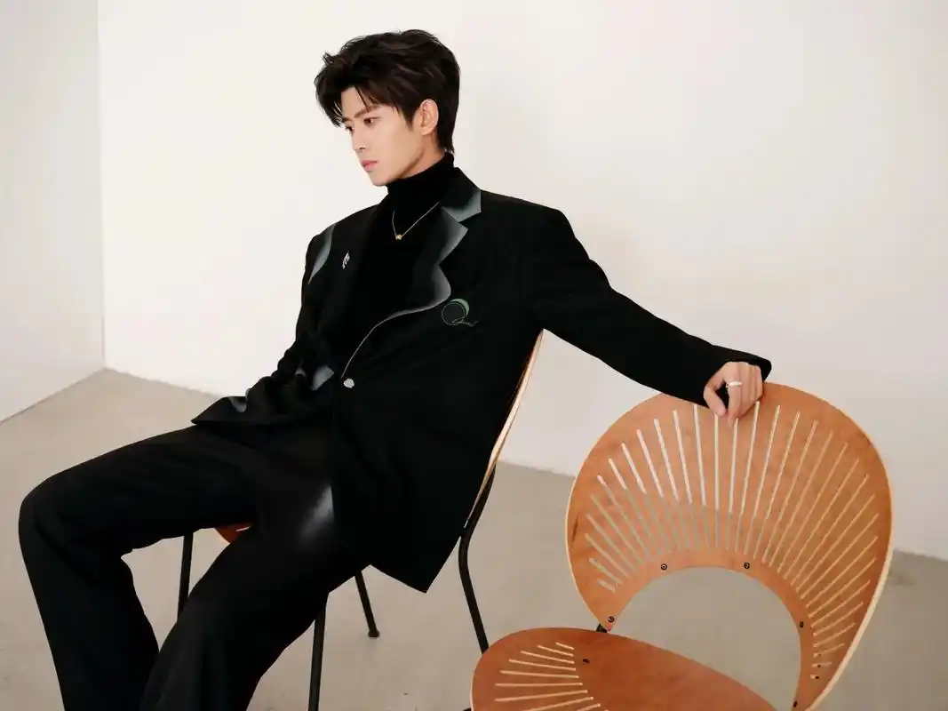 嘉人祝你们身体健康,万事如意!生活顺利.#任嘉伦 #愿所有的 - 抖音