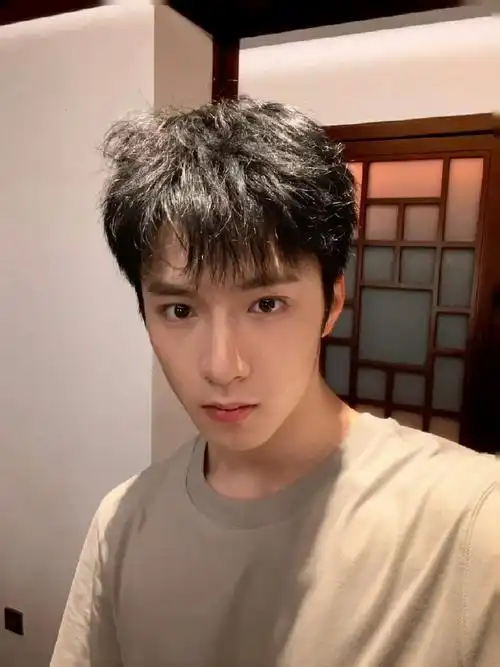 刘耀文 十八迎焰势执梦拥灿阳##刘耀文0923生日快乐