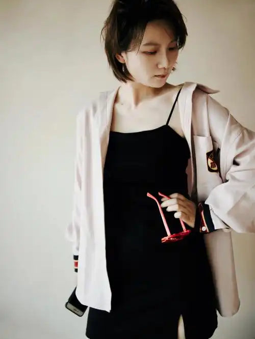 自拍摆拍姿势分享