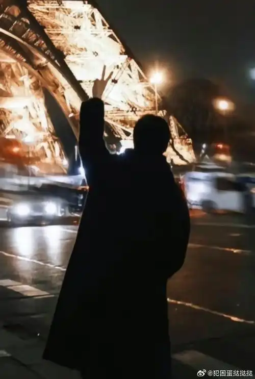 肖战冷暖反差大片#光是背影就让人心动无数次肖战1肖战超话