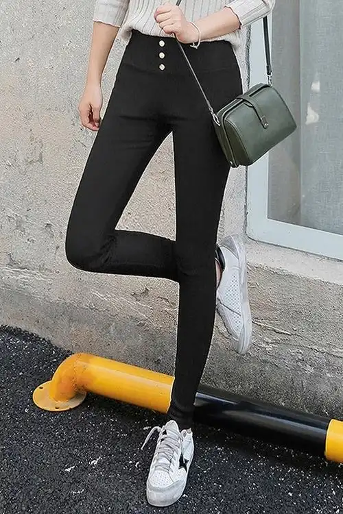 > 铅笔裤黑色薄款