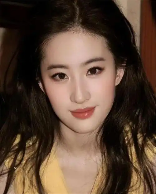 36岁刘亦菲对比42岁万茜,老天爷赏饭吃与科班毕业的演技一清二楚