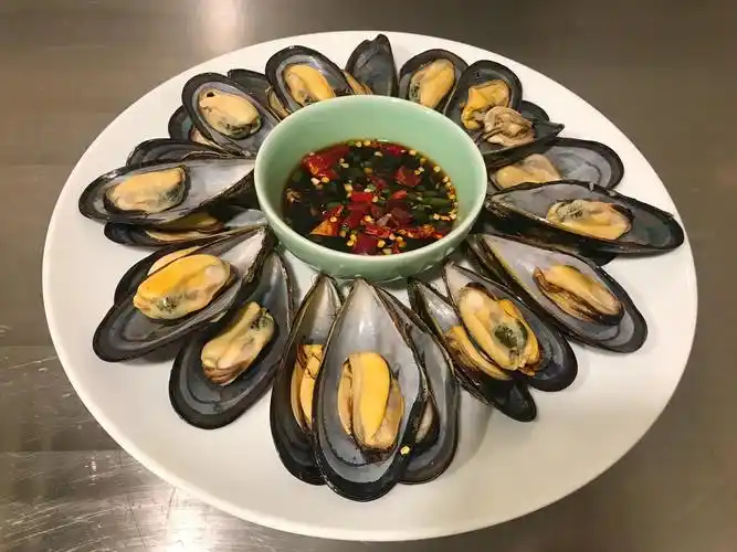 跟着经理去高档会所吃饭5个人6道菜一个人收费150元不算贵