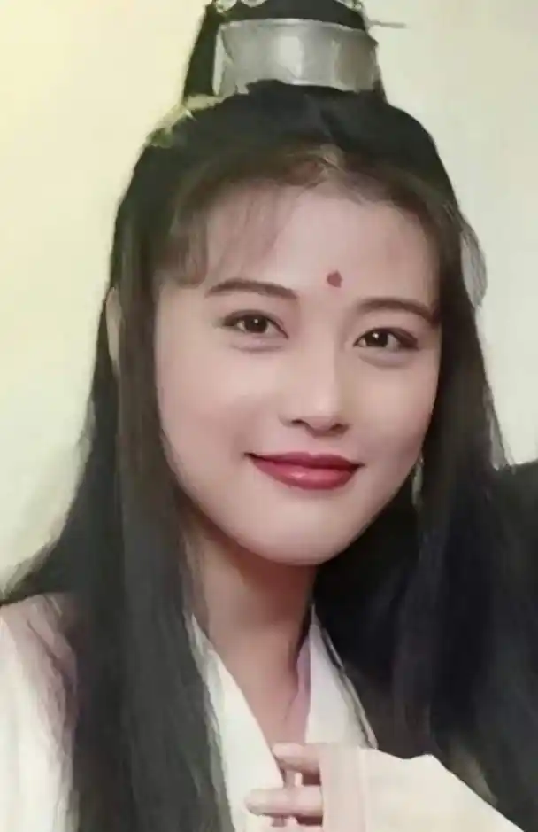 周海媚:04年为爱定居北京,刚过57岁生日!