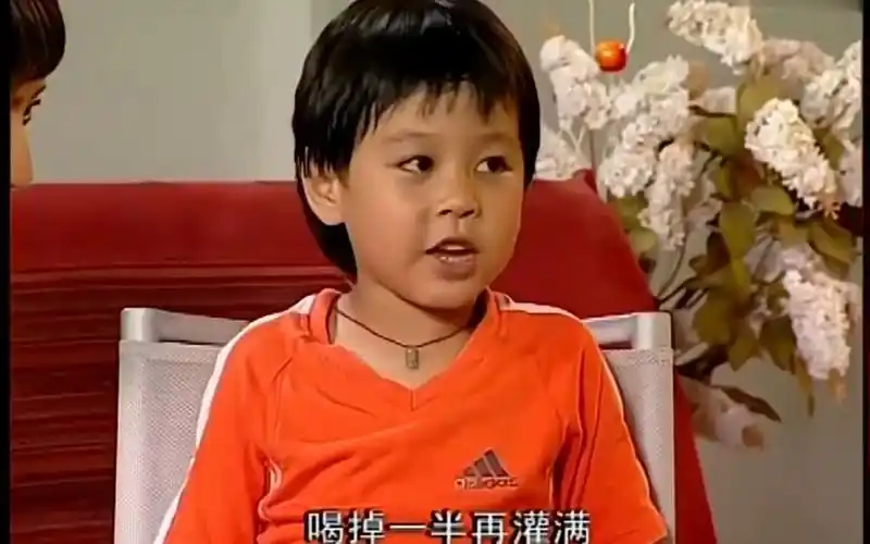 家有儿女:刘星喝了欢欢的尿, 刘星还以为是雪碧呢