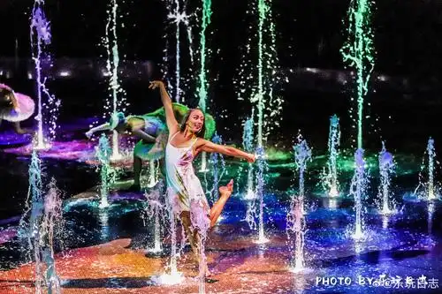 跟着果核旅游走进水舞间剧场,水舞间是澳门最top的