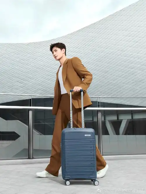 此刻划出新轨迹##新秀丽代言人杨洋领航新轨迹##escalation